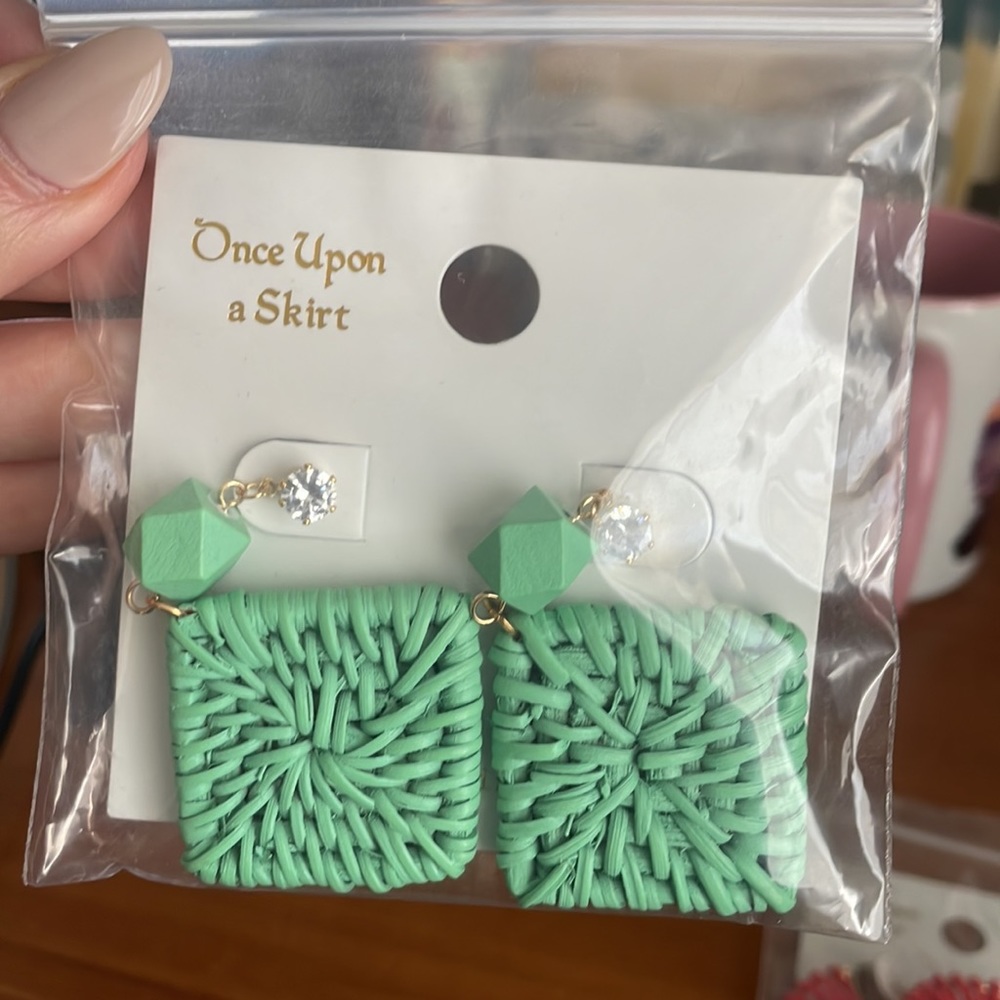 Never Before Worn Earrings - Picture 2 of 3